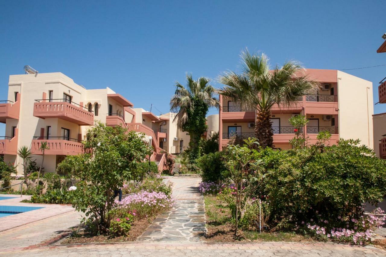 Ekavi Apartments Agia Marina  Exterior photo